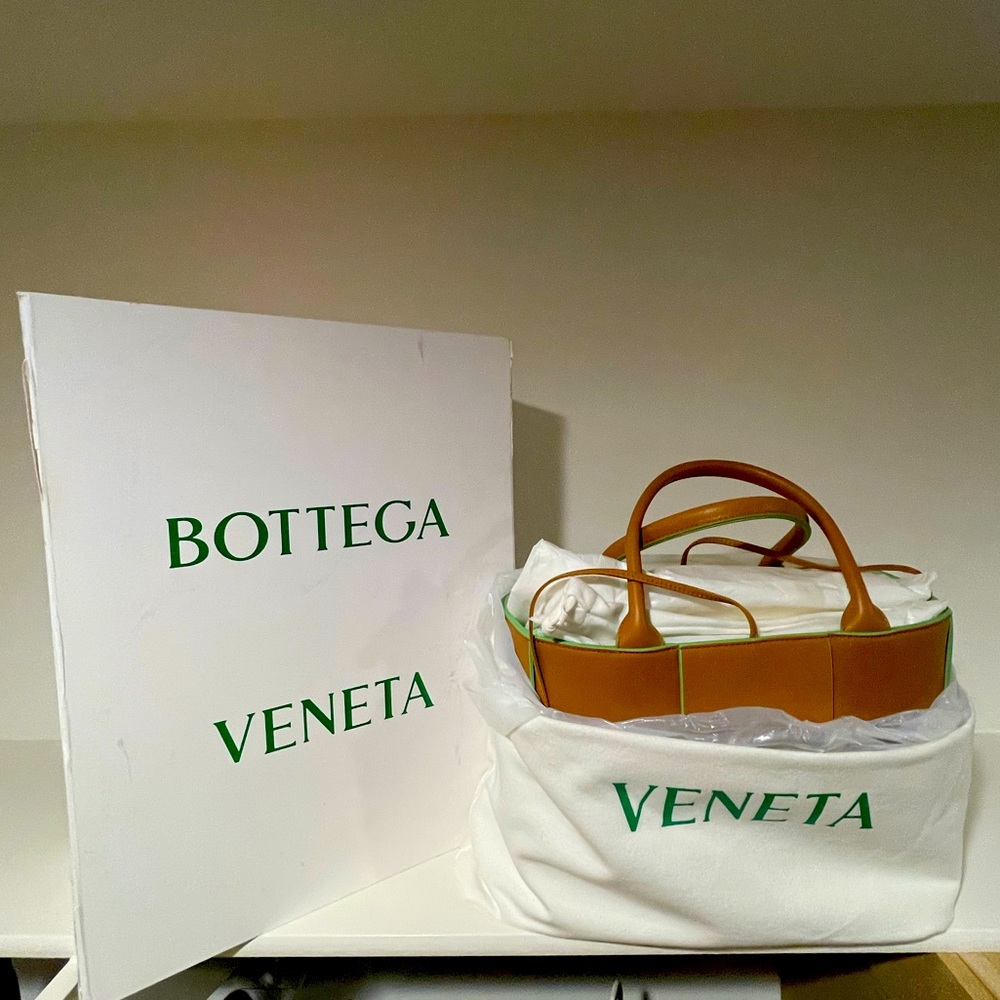 Bottega Veneta Small Arco Tote Bag New and Unused